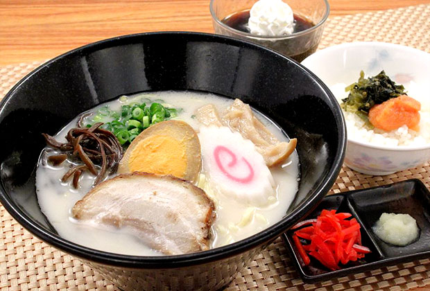 とんこつらー麺